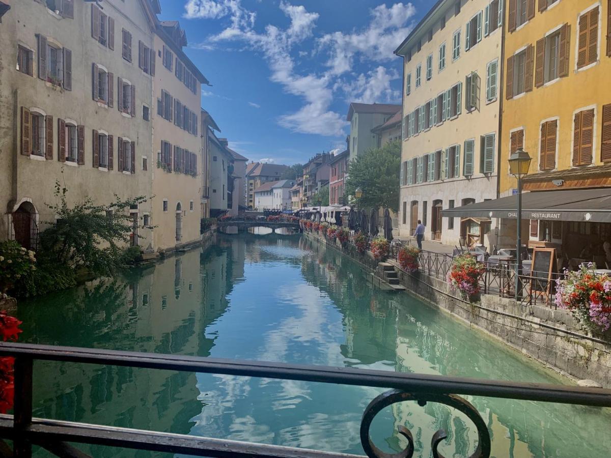 Atypique Sous Chateau Vieille Ville Annecy Exteriör bild